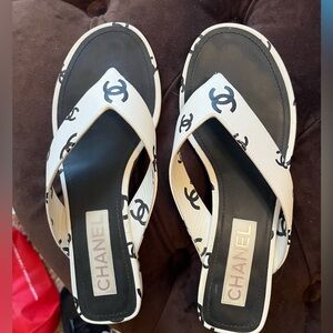 Chanel CC print sandal sz 7.5